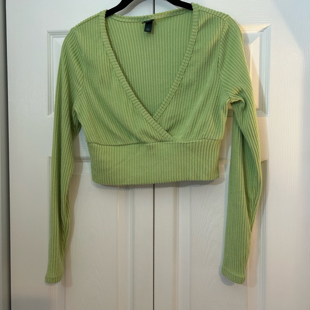 Wild Fable Green Ribbed Wrap Crop Top Size M Long Sleeve V Neck - Picture 4 of 6